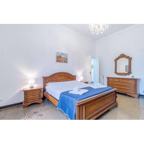 Genova San Fruttuoso Vintage & Roomy Flat