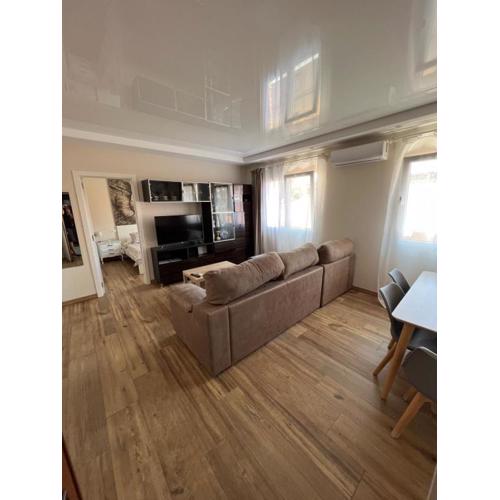 GENUAR APARTMENTS MALAGA CENTER. FREE PARKING