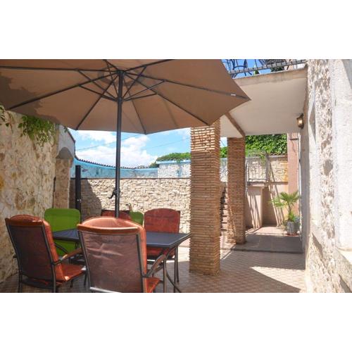Geräumige Duplexwohnung Mit Terrasse Und Pool