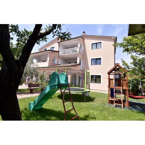 Geräumige Wohnung in der Nähe des Zentrums von Umag