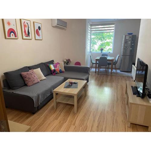 Geri Apartment