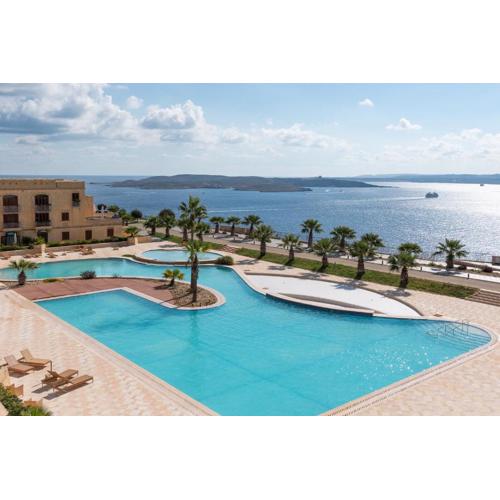 GetawayNpetto Private Duplex Maisonette with Jacuzzi Hot Tub