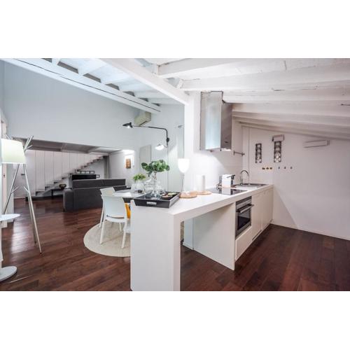 Ghirlandina Loft - In the Historic Center of Modena