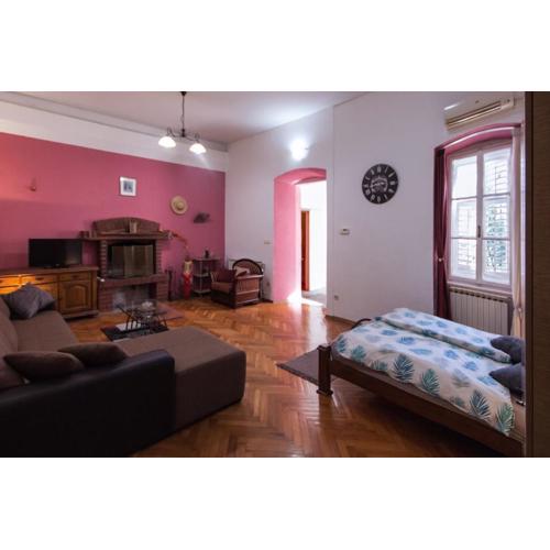 Giardini Apartment