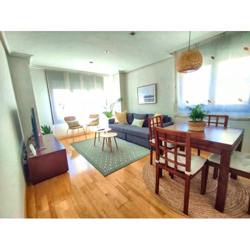 Gijón Fluvial VUT-5384-AS 3Hab-2baños-Ascensor-Parking Coche Grande Gratis-WIFI