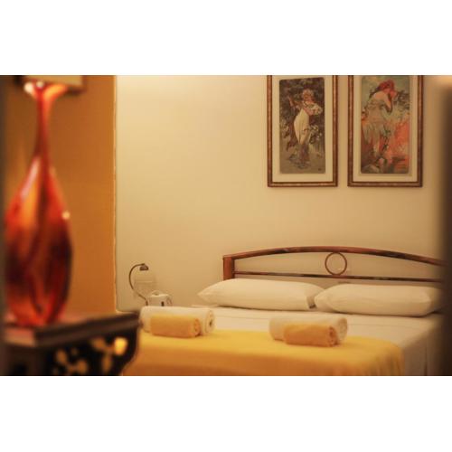 Giljana ensuite rooms shared terrace & kitchen