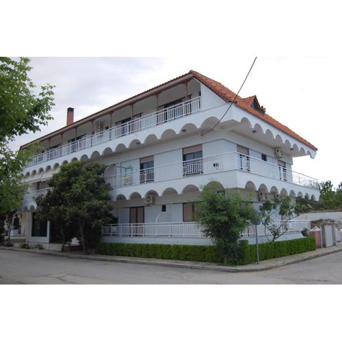 Giorgos Apartments Square