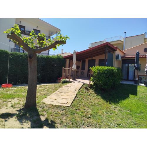 GIORGOS VILLA