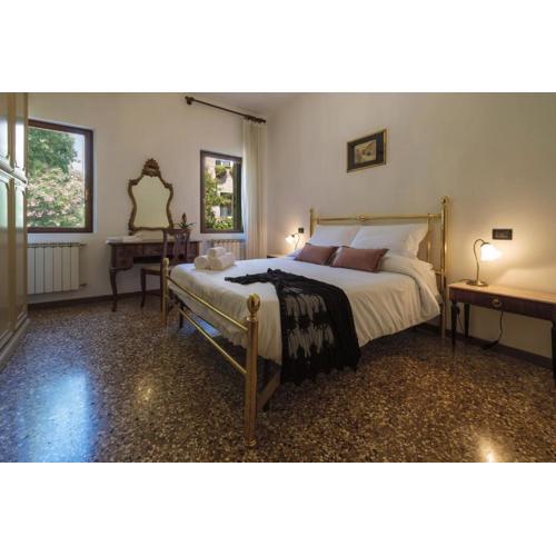 Giselda Courtyard Retreat