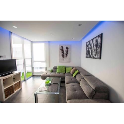 Glabur Stays - The Amazing 1 BDR - Executive apt Nicosia Center Free Parking & WiFi