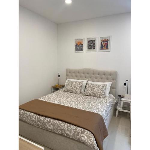 GlamByAJ with free parking and Netflix