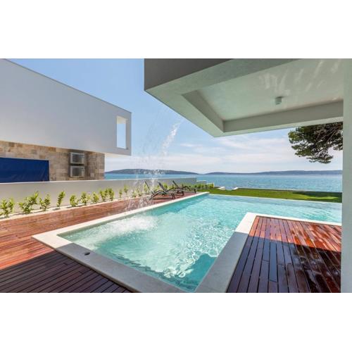 Glamorous Kastela Villa 4 Bedrooms Villa Seafront Paradise Private Pool Overlooking Sensational Sea Views Split