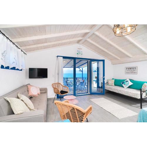 GLAROS BUNGALOW