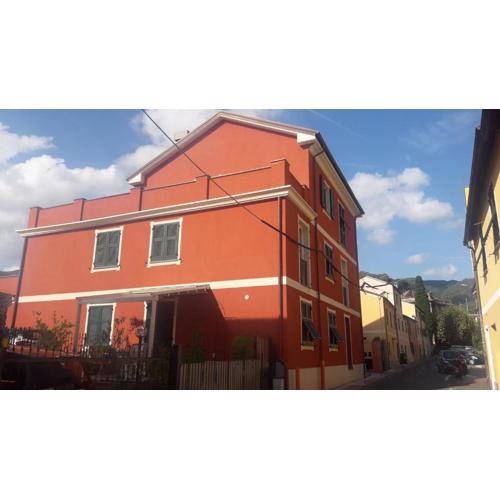 Gloria House