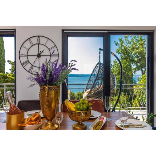 Gloria Luxury Suite Apartment