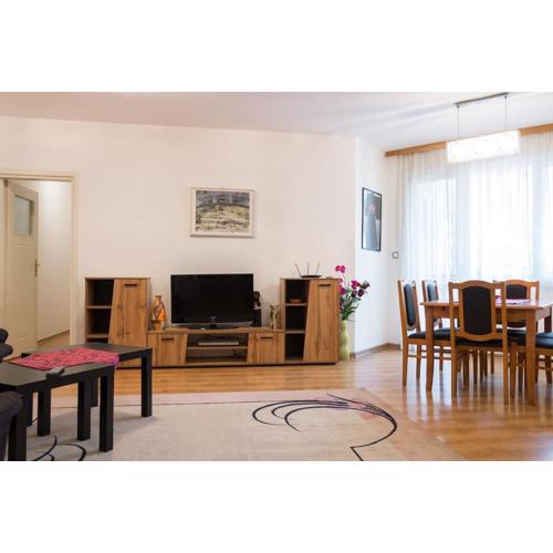 GLORIOUS - 2-Bedroom apartment near Youth Hill by Flat Mаnager