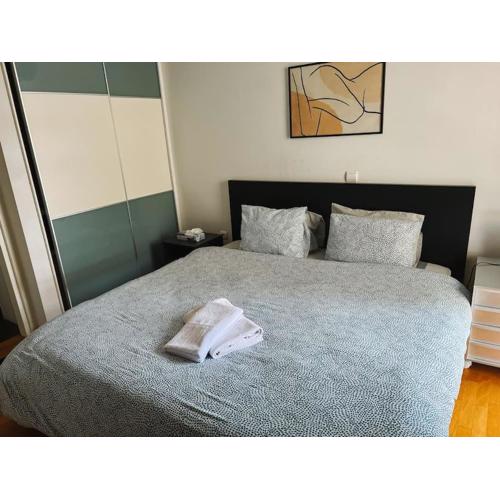 Glyfada Center Spacious Apartment