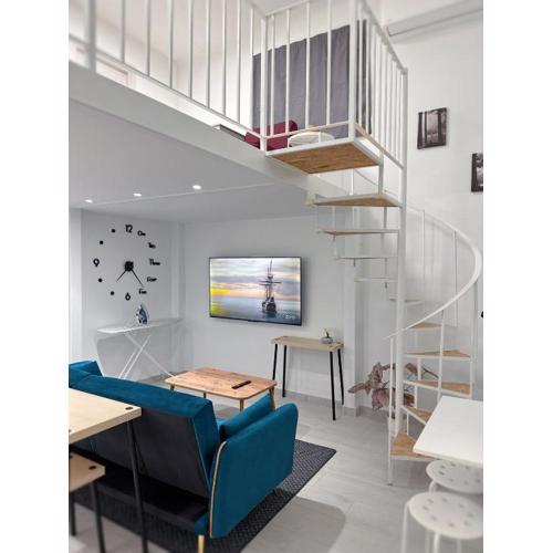 Glyfada Seabreeze Loft B