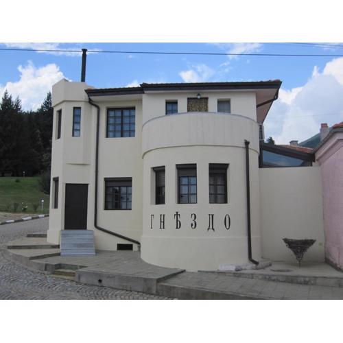 Gnezdo Studio Apart