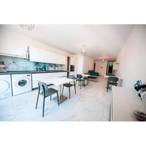 Go Exchange, Block D, Apt 6 Entire Unit