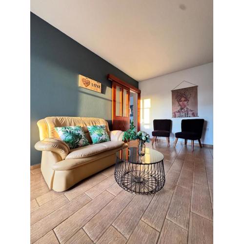 Gold Feather 2Bedroom Center Location and Pool