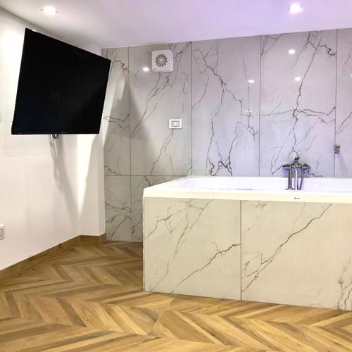 Gold suite19