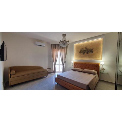 GOLD SUITE