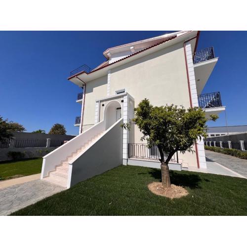 Golden Heart Apartments