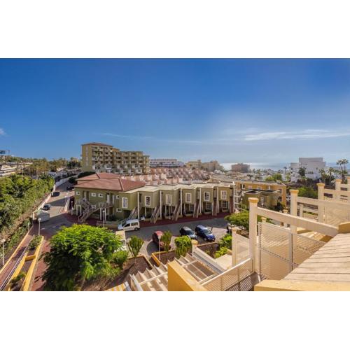 Golden Orlando Sunny Terrace Home by Love