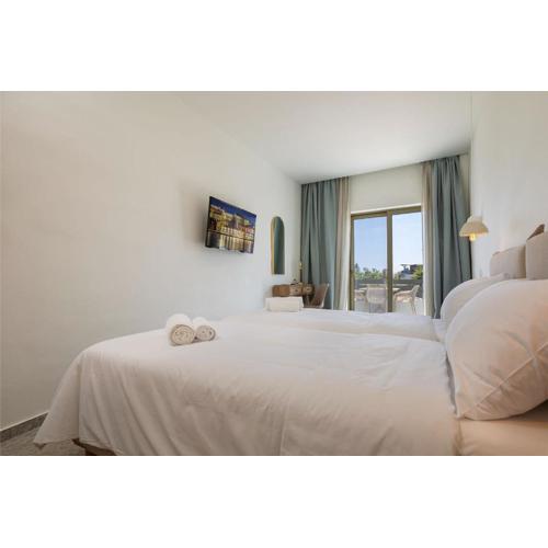 Golden sea suites