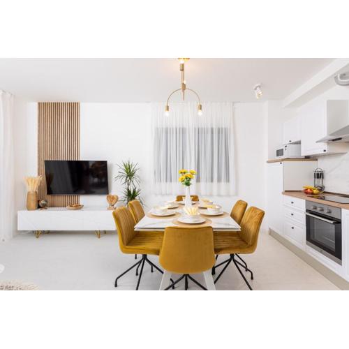 Golden Smile Apartment