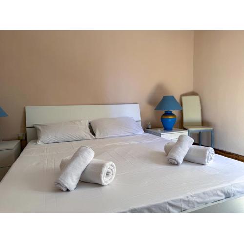 Golden Stay - 4BR Stylish Apartment for Group