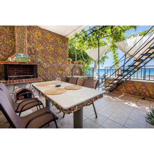 Golden Sunset Beach Apartment