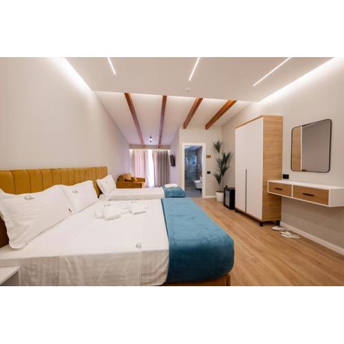 Golemi Lux Hotel