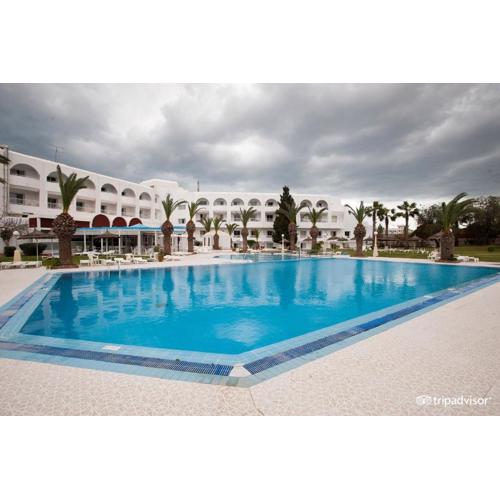Golf Residence- Families and Couples Only