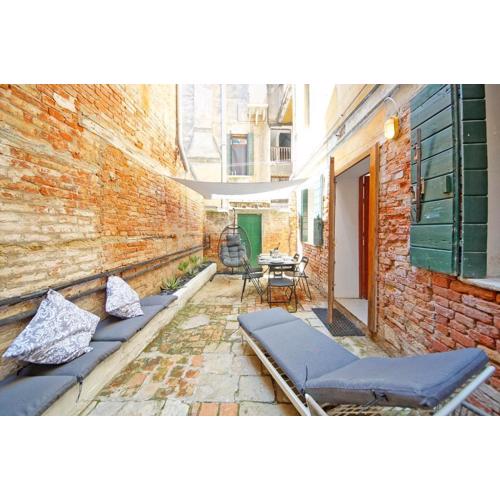 Gondola View Apartment