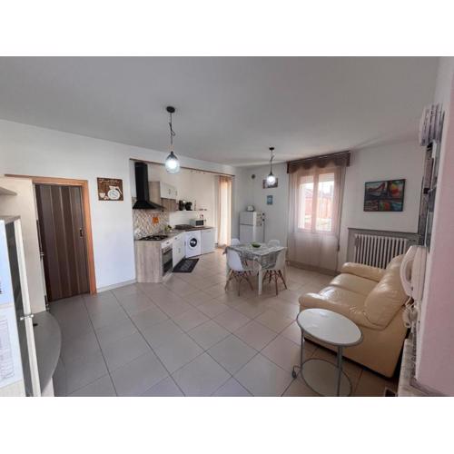 Good House- Ampio appartamento vicino al mare