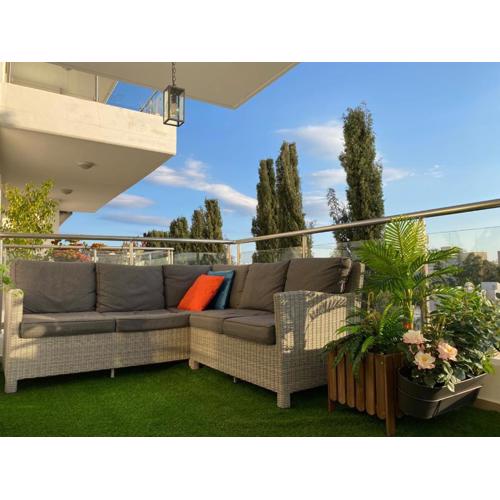 Gorgeous 1 Bedroom apartment close to Town Centre