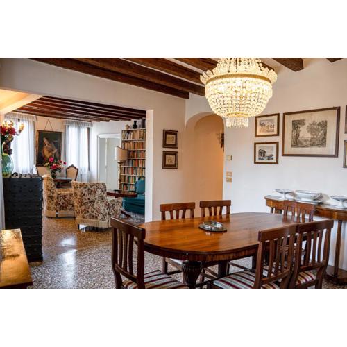 Gorgeous apartment behind St.Mark square