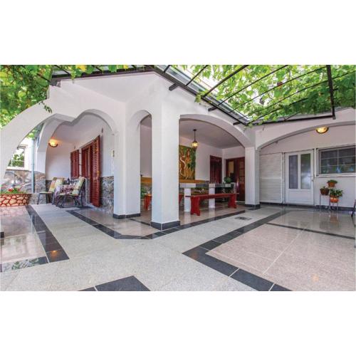 Gorgeous Apartment In Crikvenica
