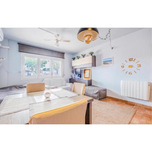 Gorgeous Apartment In Empuriabrava
