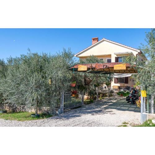 Gorgeous Apartment In Fazana With Wifi