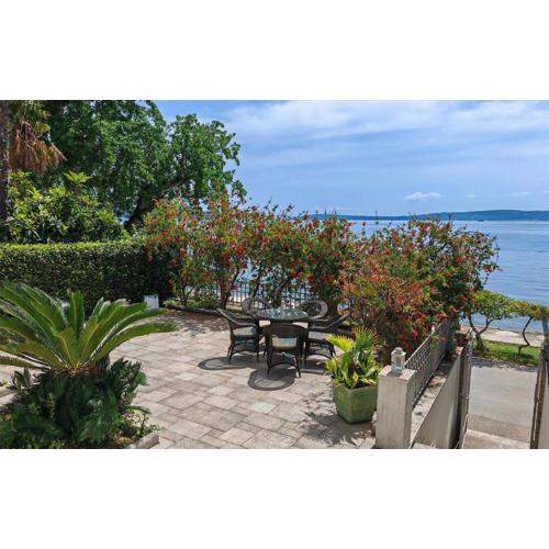 Gorgeous Apartment In Kastel Luksic