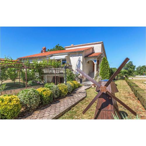 Gorgeous Apartment In Pula With Wifi