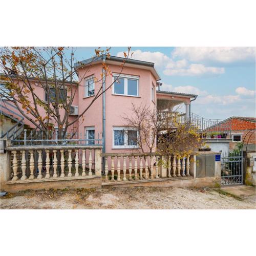 Gorgeous Apartment In Pula
