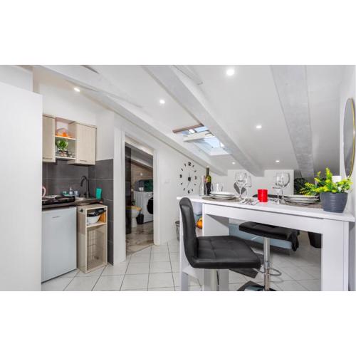 Gorgeous Apartment In Rijeka Rijeka