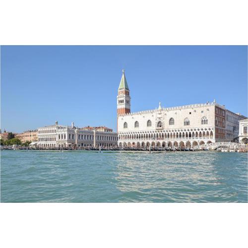 Gorgeous Apartment In Venezia With Wifi