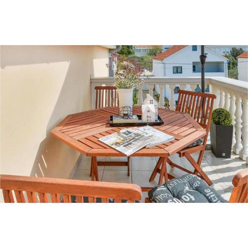 Gorgeous Apartment In Zadar With Wifi