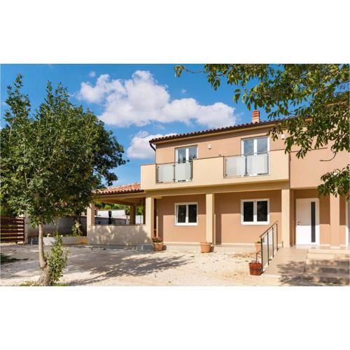 Gorgeous Home In Pula With Wifi