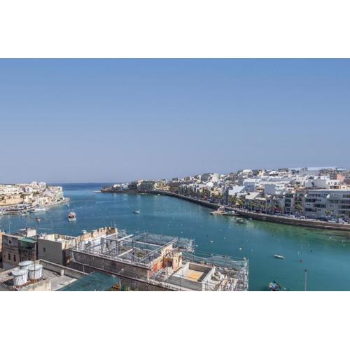 Gorgeous two bedroom sea view in Marsascala